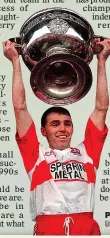  ??  ?? PINNACLE: Henry Downey lifts Sam Maguire in 1993