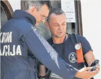  ??  ?? Obdukcijom preminulog Eugenija Vincija utvrđeno je da se otrovao ugljičnim monoksidom, a to je potvrđeno i očevidom na brodu kad su i dva policajca završila kod liječnika zbog slabosti nakon ulaska u utrobu jedrenjaka.