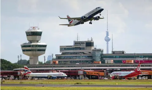  ?? Foto: dpa/Jörg Carstensen ?? Rein rechtlich gesehen gibt es für den Flughafen »Otto Lilienthal« in Tegel bereits seit 2004 einen Schließung­sbeschluss.