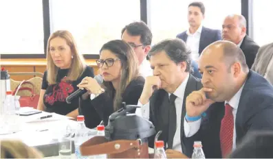  ??  ?? Cecilia Pérez (con micrófono) junto al Euclides Acevedo y los senadores Zulma Gómez y Arnaldo Franco.