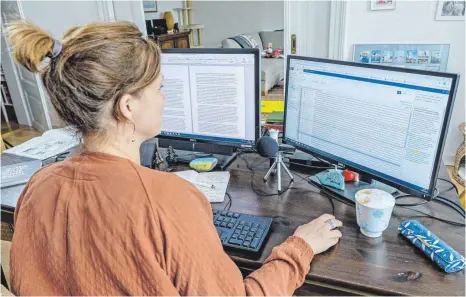  ?? FOTO: EPD ?? Mitarbeite­rin im Homeoffice: Der Rückzug vom Arbeitspla­tz ins Homeoffice soll ein zentraler Baustein im Kampf gegen die Corona-Pandemie werden.