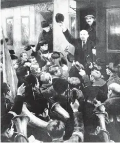  ?? Foto: Picture Alliance ?? Am 9. April 1917: Wladimir Lenin wird von den Deutschen per Zug zurück nach Russ land gebracht – für innere Revolution und äußeren Frieden.