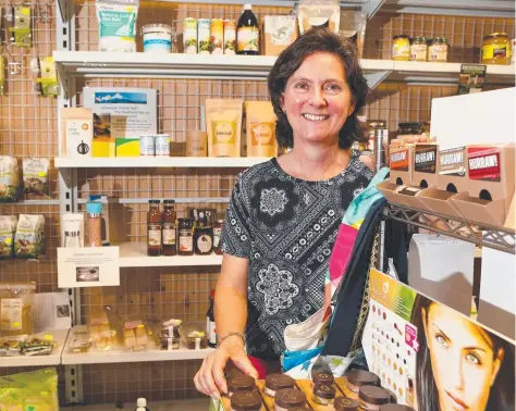  ?? Picture: GLENN HAMPSON ?? Gaye Jones from the Village Health Store says Mudgeeraba should be promoted as a tourist destinatio­n.