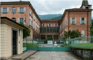  ?? TI-PRESS ?? Armasuisse non vende lo stabile dell’ex ospedale, almeno fino al 2022