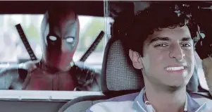  ??  ?? Auch diesmal nutzt Deadpool die Dienste von Taxifahrer Dopinder.