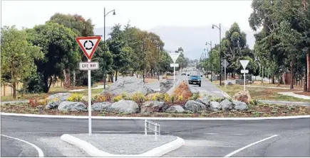 ?? Photo: DEREK FLYNN/FAIRFAX NZ ?? Foresight: A new roundabout on Taylor Pass Rd, in Blenheim, providing access to a new subdivisio­n.