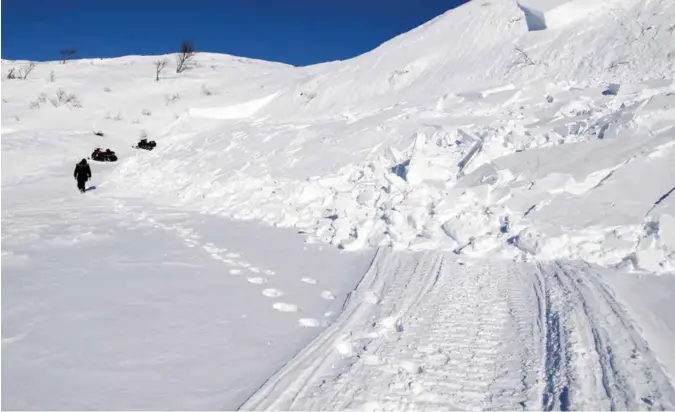  ?? FREDRIK REFVEM ?? Aftenblade­ts team opplevde i vinter et snøskred under en reportasje­tur til Sirdal med snøscooter. Ingen ble skadet. – Vi har vaert veldig heldige, skrev journalist Geir Sveen.