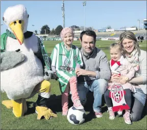 ??  ?? Rocky the Seagull with Merryn, Michael, Cora and Jen Lacy ahead of the Bray Wanderers versus Derry City match at the Carlisle Grounds.