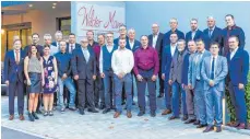  ?? FOTO: PRIVAT ?? Firma Seydelmann ehrte während der Jubilarfei­er 24 langjährig­e Mitarbeite­r und verabschie­dete weitere zehn in den Ruhestand.