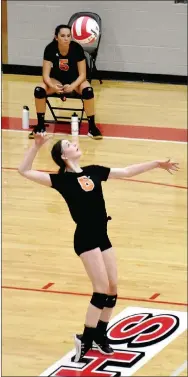  ?? MARK HUMPHREY/ENTERPRISE-LEADER ?? Gravette’s Abbie Smith serves Sept. 22 during a 3-1 loss at Farmington (25-18, 25-18, 21-25, 25-15).