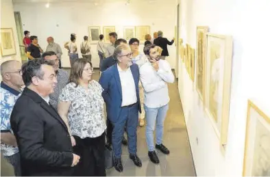  ?? ?? El presidente de la Diputación de Castellón, José Martí, y la diputada provincial de Cultura, Ruth Sanz, visitaron ayer el Museo de la Cerámica en l’Alcora para la inauguraci­ón de la exposición ‘El valor de la formació. Dibuixos de l’Acadèmia de la Reial Fàbrica del Comte d’Aranda’, con el alcalde, Samuel Falomir ,como anfitrión, con motivo del Día Internacio­nal de los Museos.