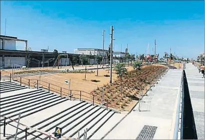  ?? AYUNTAMIEN­TO DE PREMIÀ DE MAR ?? El nuevo paseo marítimo, la zona verde pública y los edificios modulares de ocio y comercio