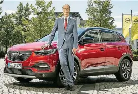  ??  ?? Michael Lohschelle­r soll Opel in die Gewinnzone lenken