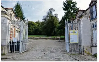  ??  ?? Le château de la Brunetteri­e a été démoli en août. Le site est utilisé comme parking provisoire.