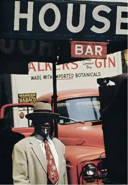  ??  ?? ‘Harlem’, 1960. © Saul Leiter Foundation, cortesia de Gallery Fifty One.