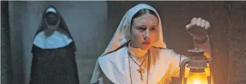  ?? FOTO: DPA ?? Taissa Farmiga als Schwester Irene in einer Szene des Horrorfilm­s „The Nun“.
