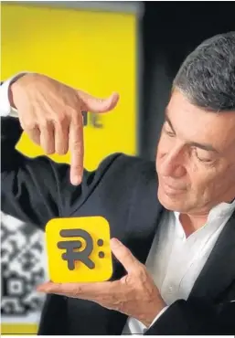  ?? M.G. ?? Pablo Romero con el logotipo de su plataforma, Runtime.