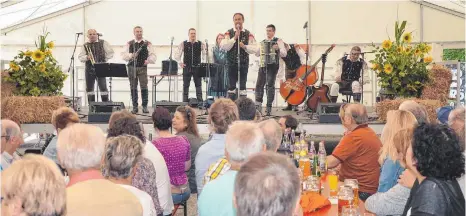  ?? FOTO: MARA SANDER ?? Die Oberkraine­r aus Begunje spielten auch 2017 in Zainingen. Der vierte Auftritt auf der Alb dürfte nicht der letzte gewesen sein.