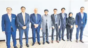  ?? ?? KENANGAN: Hanifah (lima kiri) bersama wakil WIPPD dan Global OTEC Resources Limited selepas mesyuarat baru-baru ini.