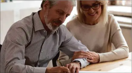  ??  ?? Il existe plusieurs solutions pour protéger son partenaire en cas de décès.