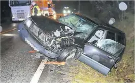  ?? FOTO: ELISABETH GROSVOLD ?? PERSONBILE­N: Subaru stasjonsvo­gnen har fått store skader etter sammenstøt­et med ambulansen.