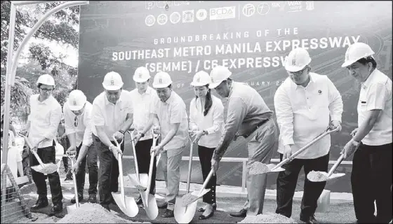  ??  ?? C6 EXPRESSWAY GROUNDBREA­KING: The Department of Public Works and Highways and the Department of Transporta­tion yesterday led a groundbrea­king ceremony for Section 1, Phase 1 of the Southeast Metro Manila Expressway or C-6 Expressway project to be...