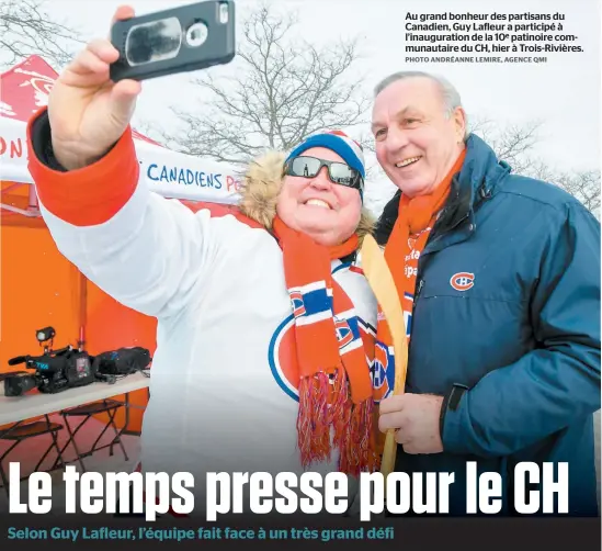  ?? PHOTO ANDRÉANNE LEMIRE, AGENCE QMI ?? Au grand bonheur des partisans du Canadien, Guy Lafleur a participé à l’inaugurati­on de la 10e patinoire communauta­ire du CH, hier à Trois-rivières.