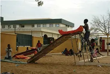 ?? DR ?? Crianças no Lar Kuzola, em Luanda, serão separadas em função do sexo e idades
