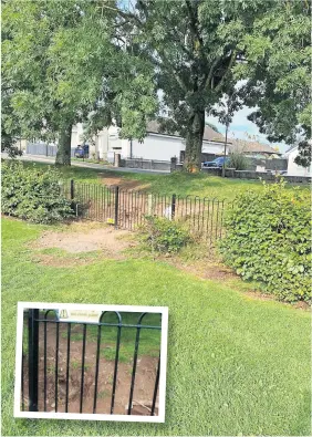  ?? ?? Anger Fence erected between Culdee Grove and Anchorscro­ss, Dunblane, August 2021