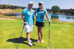  ?? MARK SMITH/JOURNAL ?? Albuquerqu­e’s Samantha Surette, left, and Santa Fe’s Chanet Fiorina will represent New Mexico in the USGA Women’s State Team Championsh­ip.