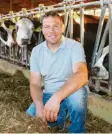  ??  ?? Anton Böck ist begeistert­er Landwirt. Tierschutz ist ihm ein echtes Anliegen.