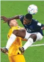  ?? ?? Ecuador’s Moises Caicedo wins a header against the Netherland­s.