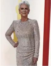  ?? ?? JAMIE LEE
Curtis en un Dolce & Gabanna