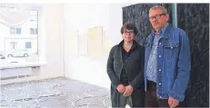  ?? FOTO: PRIVAT ?? Mirela Anura und Ion Isaila haben ihre Werke in der Galerie Plan.d. in Flingern positionie­rt.