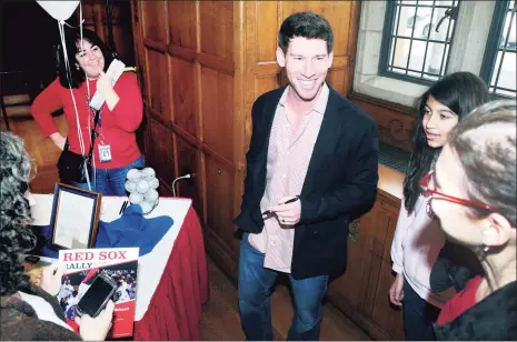  ?? Arnold Gold / New Haven Register ?? Red Sox relief pitcher Craig Breslow meets with fans at the Yale Law School in New Haven in January 2014.