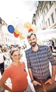  ?? RP-FOTO: ANDREAS ENDERMANN ?? Olga Lina Knoebel war zum 9. Mal dabei, Frederic Stösser das erste Mal – das Carlstadt-fest fand zum 17. Mal statt.