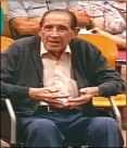  ??  ?? 85歲醫生韋拉（右圖，美聯社）被控參與西班牙獨裁政­府的竊嬰行動，伊內斯．馬德里高（左圖，Getty Images）是被害人之一。