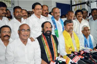  ?? MOHAMMED ALEEMUDDIN ?? COMMON CAUSE Opposition leaders announce the mahakutami against KCR