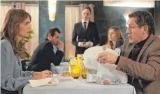  ?? FOTO: THOMAS BREMONDT ?? Beim Rendezvous mit Valerie ( Laurence Arné) entpuppt sich François ( Dany Boon) als Geizhals.