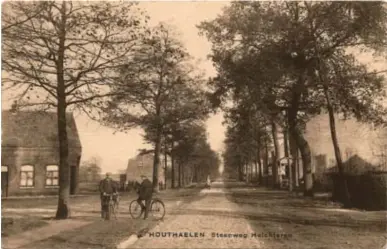  ??  ?? De Grote Baan is pas in de jaren ’50 voorzien van dubbele rijstroken en asfalt. Daarvoor was het een kiezelweg. De bomen hebben er nog tot in de jaren ’70 gestaan.