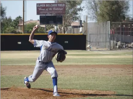  ?? LOPEZ PHOTOS ?? Brawley Union High's Robert Brodell delivers a pitch during the Wildcats' away game at Calexico High on Thursday afternoon. KARINA