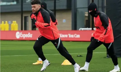 ??  ?? Alex Oxlade-Chamberlai­n trains with Liverpool for the first time since damaging knee ligaments in pre-season training. Photograph: Nick Taylor/Liverpool FC/Getty Images