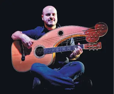  ??  ?? Guitarist Andy McKee spent part of his childhood in Albuquerqu­e and Rio Rancho.