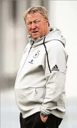  ??  ?? Horst Hrubesch beim Spiel der DFB-Frauen im April in Slowenien. Foto: Maja Hitij, Getty