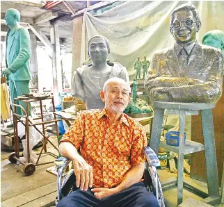  ??  ?? National Artist for Sculpture Napoleon Abueva (1930-2018)