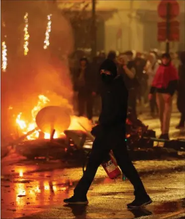  ?? FOTO: YVES HERMAN/ RITZAU SCANPIX ?? Det blev langt fra en helt normal søndag i Bruxelles.