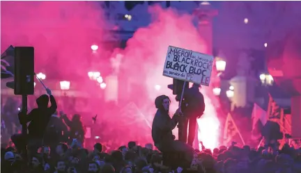  ?? AFP ?? manifestan­tes se congregaro­n en la Plaza de l a Concordia de París, cerca de l a Asamblea Nacional