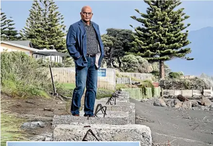  ?? FILE ?? Ka¯ piti mayor K Gurunathan has asked members of the largest ratepayer group in Ka¯ piti to take their concerns to a specially created community panel, rather than to councillor­s. Left, sandbanks are accumulati­ng and eroding at different points along the coast, and residents don’t want a one-size-fitsall set of rules for their land. Pictured: Peka Peka, where sand is actually accumulati­ng.