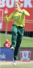  ?? BackpagePi­x | ?? NADINE de Klerk celebrates a wicket during yesterday’s third T20 Internatio­nal against Sri Lanka at Supersport Park. The Proteas won the series 3-0, the positive result they were looking for after an underwhelm­ing 2017.