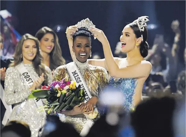  ?? AFP ?? Zozibini Tunzi, de Sudáfrica, es la actual Miss Universo. El certámen del 2021 se realizaría a fines de este año o a principios del 2022.